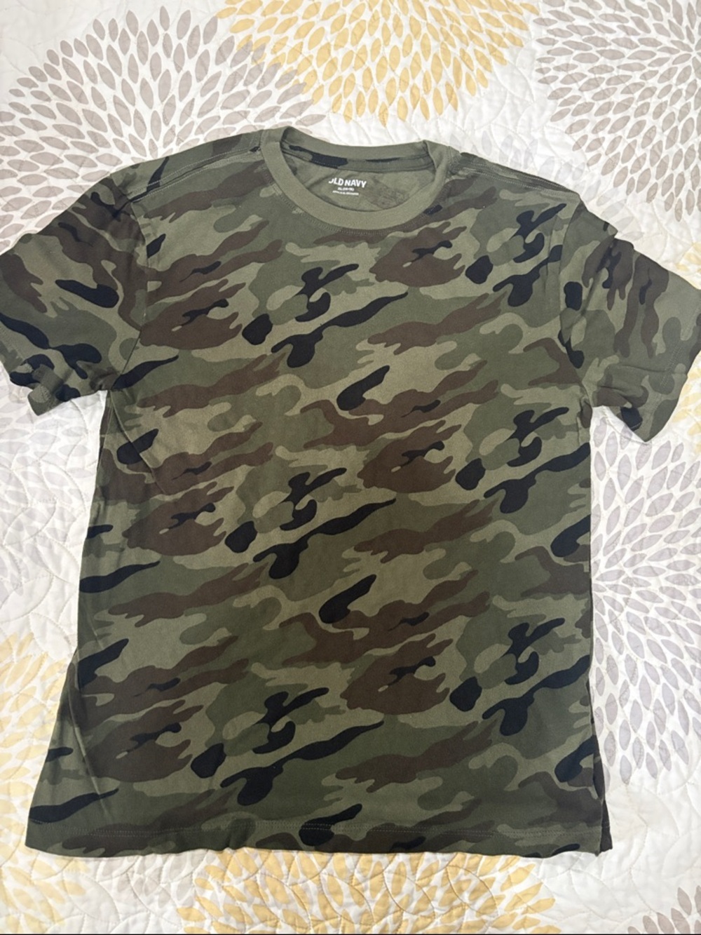 Old Navy Men's Olive & Black Camo Short-Sleeve Tee